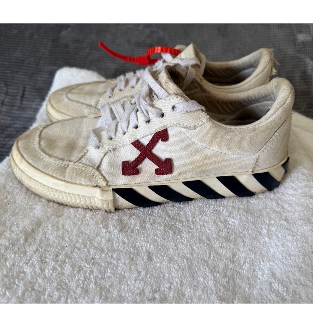 Off-White Virgil Abloh Canvas Low Top Sneakers Cream Red 39